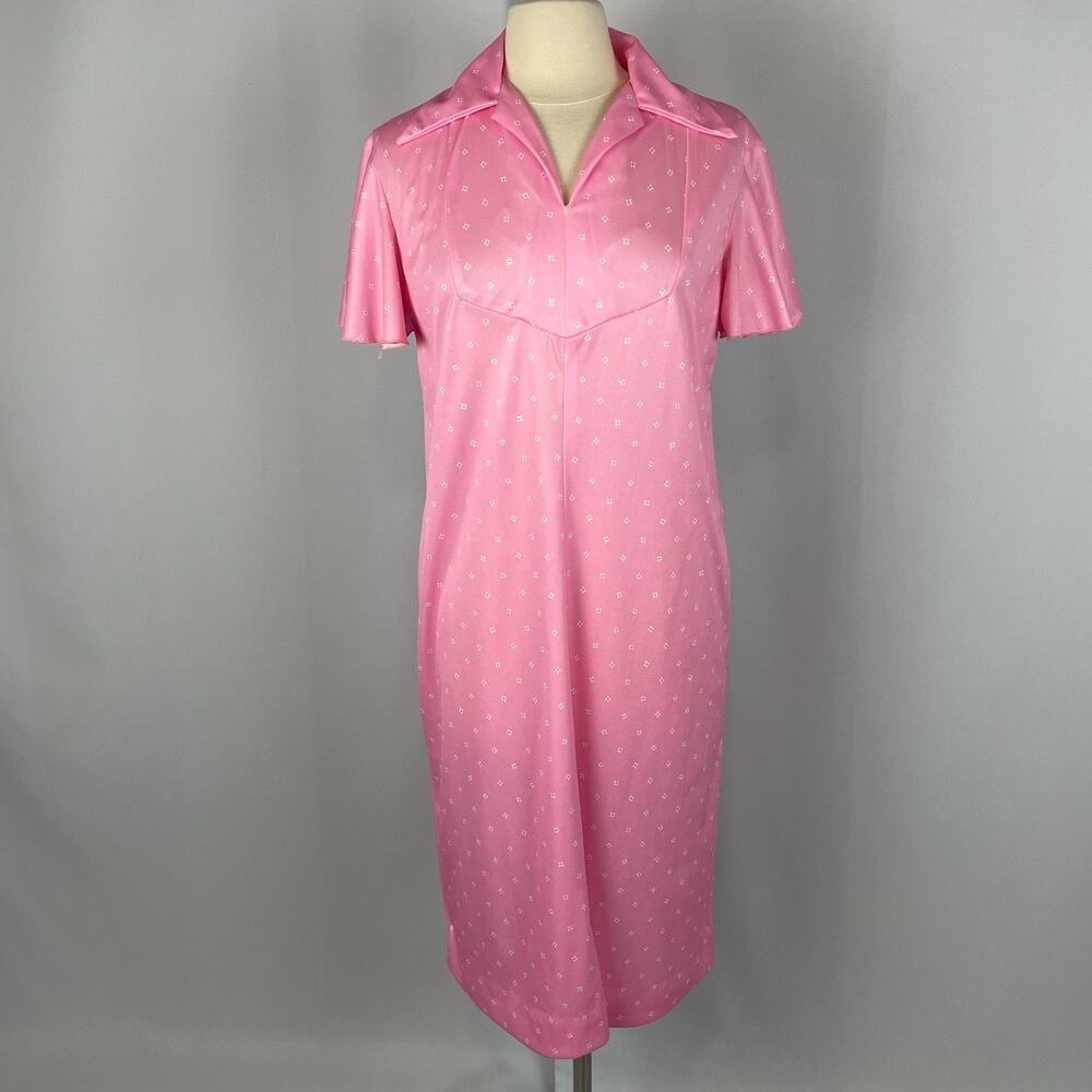 Vintage Shift Dress Size Medium Pink Pastel Point Collar Retro Lightweight 70s